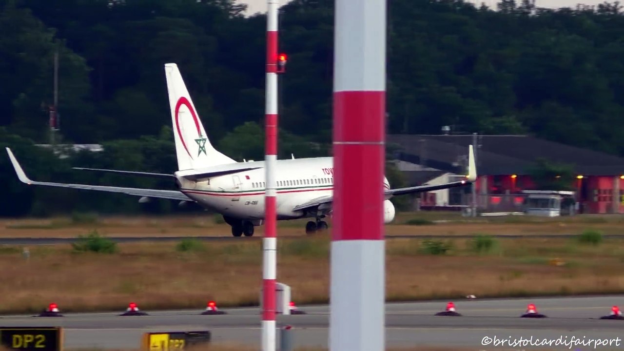 PASSENGER AIRCRAFT FAILS TO TAKEOFF! BOEING 737 NEAR TAIL STRIKE & STALL ON TAKEOFF