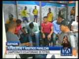 Árbitros y futbolistas paralizan el campeonato local