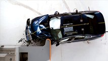 2016 BMW 3 series small overlap IIHS crash test
