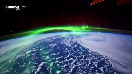 Check Out This Impressive Aurora Glowing Over Jupiter