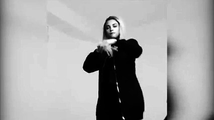 Rose Bertram'dan şık hareket