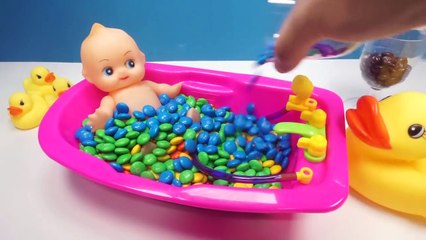 Learn Colors Baby Doll Bath Time M&M's Clay Slime Surprise Toys