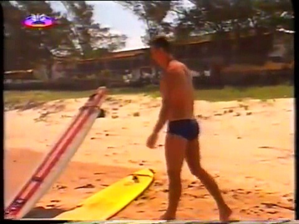 Vira Lata (1996) - Renata vai ao mar se reconciliar com Fidel
