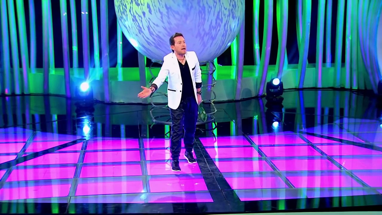 ¡A bailar! Chester estudia la rumba en los diferentes estratos sociales