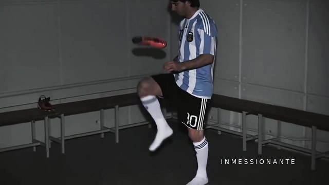 Messi Juggling The Boots ► Lionel Messi Amazing Juggling Skills HD