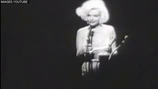 Extrait de Marilyn Monroe qui chante Happy Birthday .