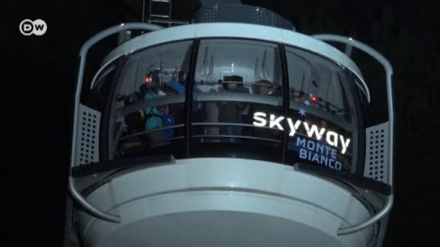 Застрявшие на канатной дороге туристы провели ночь в небе над Альпами (09.08.2016)