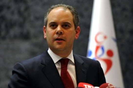 Gençlik ve Spor Bakanı Kılıç, Milli Halterci Nazmiye Muratlı'yı Tebrik Etti