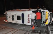 Ambulans Kaza Yaptı; Hasta, Doktor ve Sağlık Görevlileri Yaralı