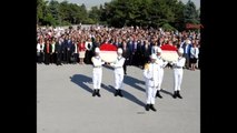Kılıçdaroğlu Başkanlığındaki CHP Heyeti, Anıtkabir'i Ziyaret Etti