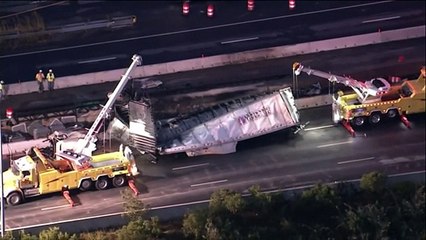 Truck crash spills pennies on I-95 in Delaware