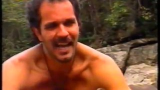 Vira Lata  (1996) - Lênin beija Tatu na cachoeira