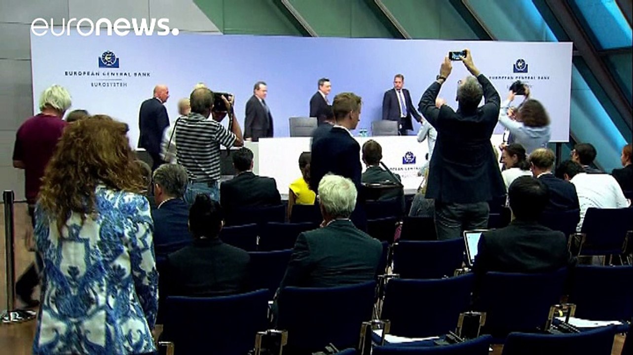 Bce, Draghi: "Ripresa economica smorzata dalla Brexit"
