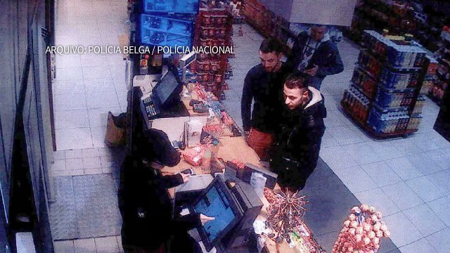 Suspeito de atentados de Paris fica em silêncio