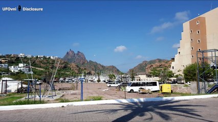 Yellow UFO flying above San Carlos, Sonora, Mexico, October 1, 2015