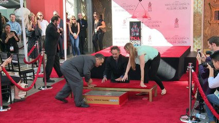 Les empreintes de Tim Burton immortalisées à Hollywood