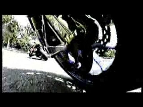 APRILIA RSV 2004 (Pub de la + belle moto de l'année)