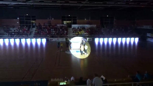 -18 Filles - Entrée avec les joueuses lors du match de la D2