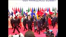 See How Obama Ignored Xi Jinping & Welcomed PM Modi At G20 Summit !
