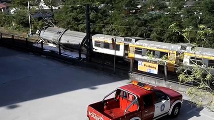 Al menos cuatro muertos al descarrilarse un tren en España