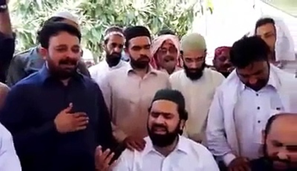 Emotional Naat at funeral of Syed Manzoor ul Konain by Syed Salman Konain and Syed Zabeeb Masood