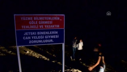 Can Yeleğine Tutunup Kıyıya Yüzerek Kurtuldular