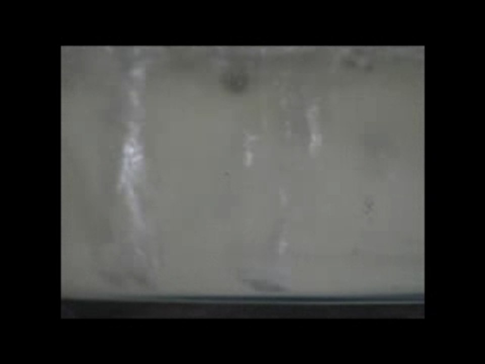 Abstraction bulles d'air sur fond de piano