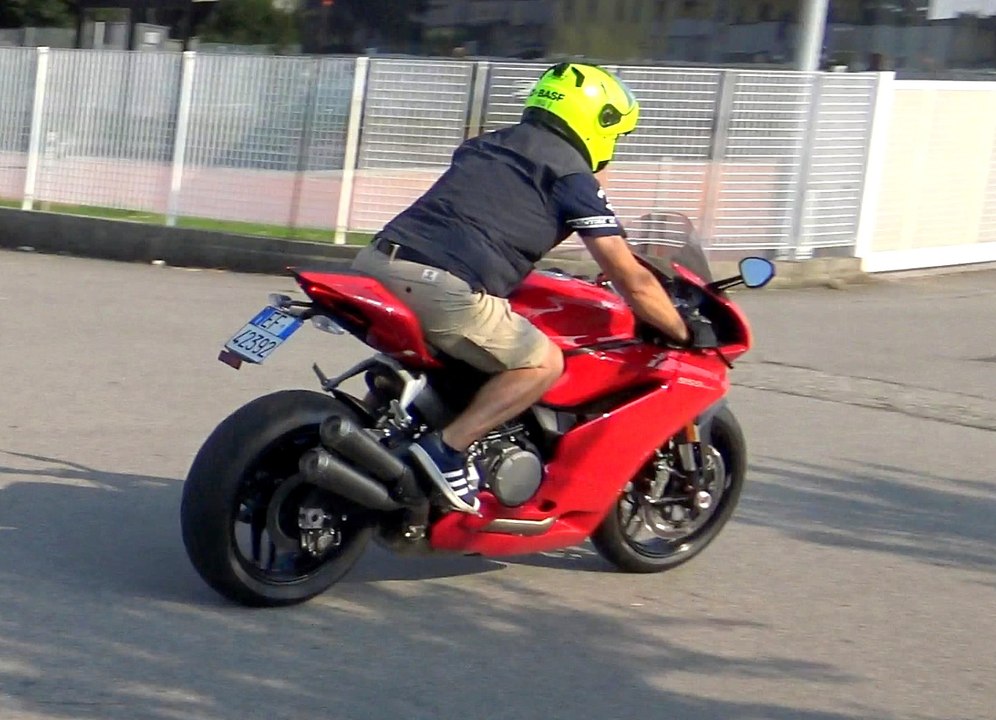 DUCATI 959 PANIGALE FIRST RIDE (VIDEO 4K)