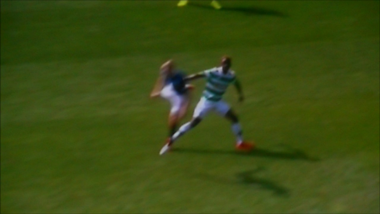 Philippe Senderos Gets Sent Off For A Handball vs Celtic!