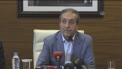 Kabristan'a, 8 Tane 12 Şer Kilogramlık ve Kabristana Giden Yol Üzerine de 400 Kilogramlık El Yapımı...