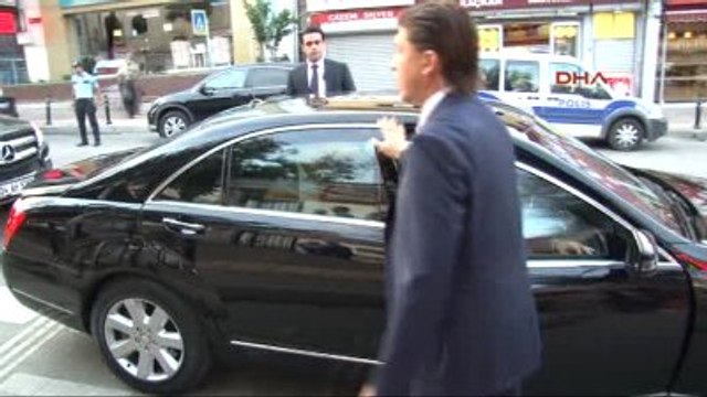 Abdullah Gül: Türkiye'ye Daha Çok Sahip Çıkmak Gerekir