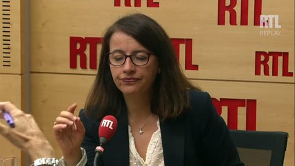 "Le débat sur l'identité nationale a été inventé par Nicolas Sarkozy pour des raisons bassement et salement tactiques", condamne Cécile Duflot