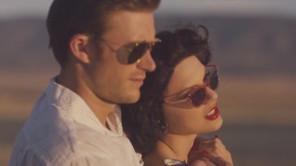 Taylor Performs _Wildest Dreams_ at The GRAMMY Museum