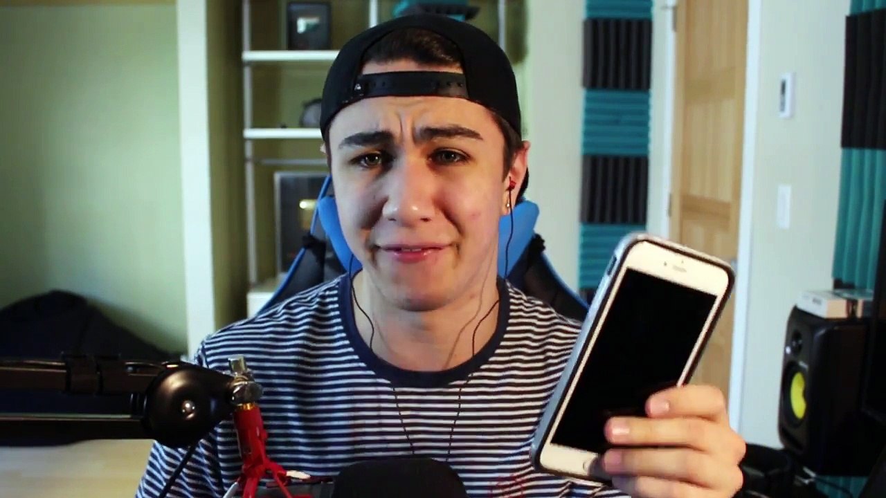 iPHONE 7 (Parody)