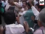 Police Beats & Torn Clothes Of PMLN’s Mushahid Ullah At Time Of Musharraf Coup