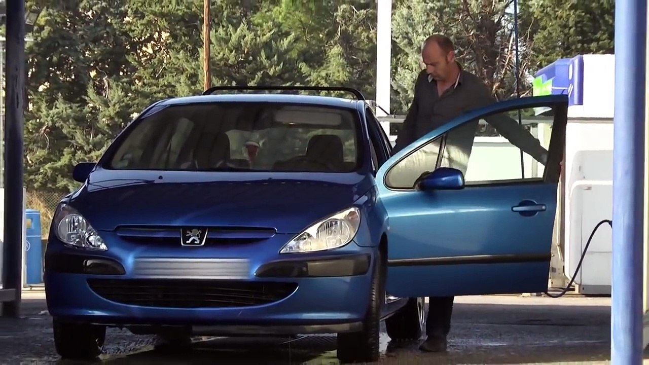 _Le sketch du Pigeon_ NIMPORTE QUI Extrait du film de Remi Gaillard   1