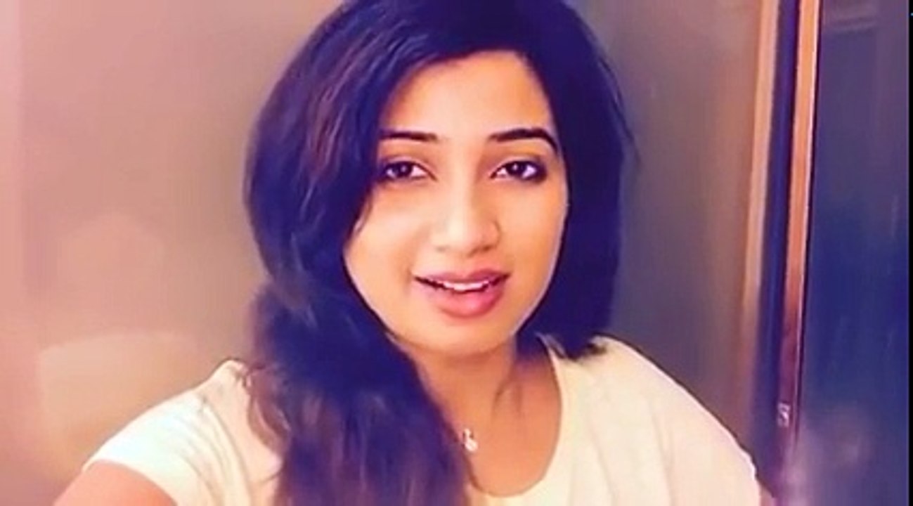 Shreya Ghoshal Unplugged   Bahoon me chali aa