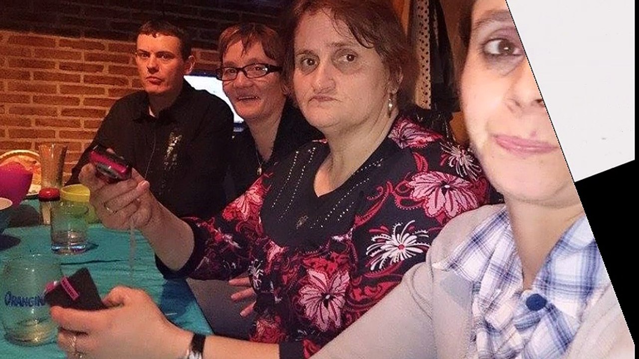 voilaje ne suis pas venu mes je e souhaite un joyeux anniversaire ta fille christelle bisou