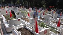 Samsun'da Arife Günü Şehitlikler Ziyaretçi Akınına Uğradı