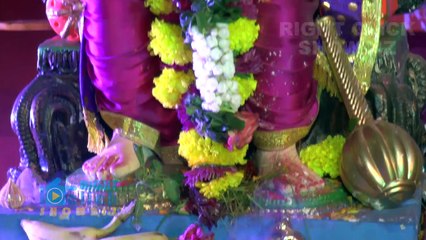 Aishwarya & Abhishek Bachchan Seeks Blessings At Mankeshwar Ganpati Pandal