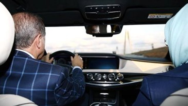 Cumhurbaşkanı Erdoğan, Eşi Emine Erdoğan ile Birlikte Kendi Kullandığı Araçla Yavuz Sultan Selim...
