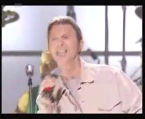 h nothing-nothing will keep us together  We can beat them-for ever and ever  Oh we can be heroes-just for one day.