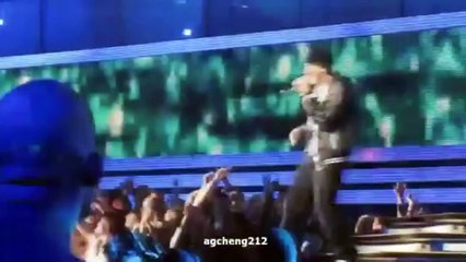 Eminem 2010 Grammy solo with lil wayne- Drop The World LIVE