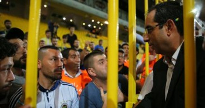 Fenerbahçe Asbaşkanı Şekip Mosturoğlu, Taraftarlarla Tartıştı