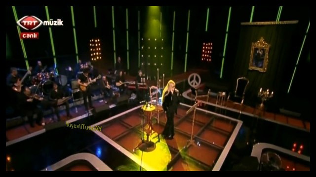 ZERRIN ÖZER KAR BEYAZDIR ÖLÜM