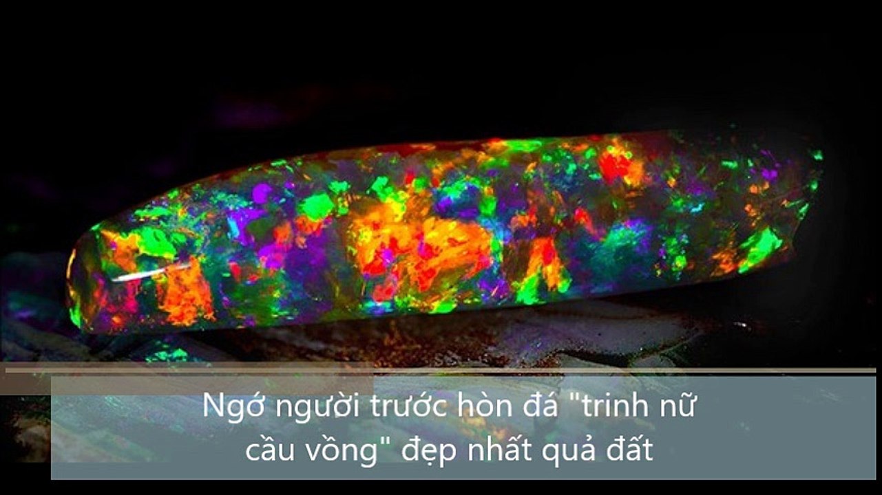 Ngớ người trước hòn đá ,trinh nữ cầu vồng, đẹp nhất quả đất