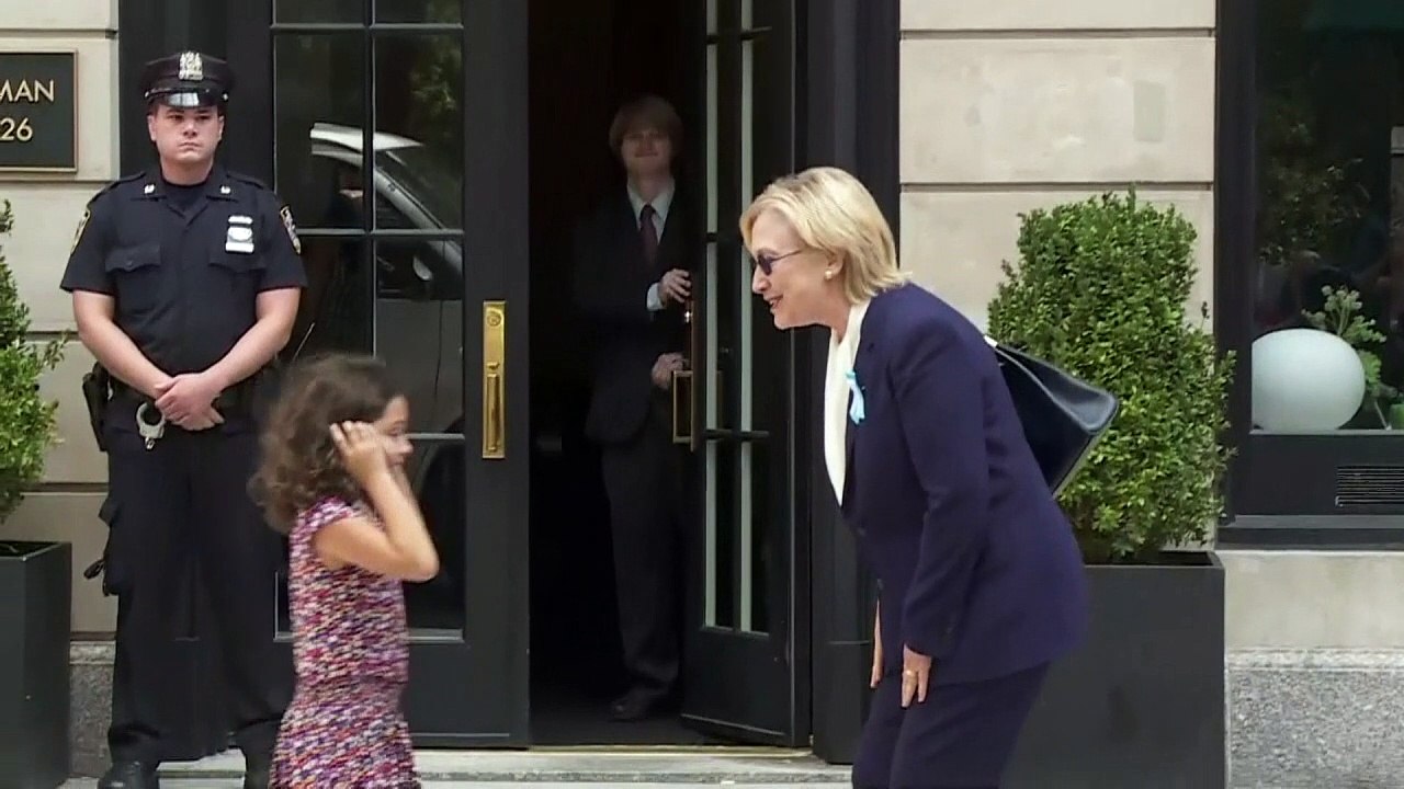 Hillary está com pneumonia