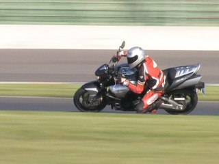 Mission pas possible de la suzuki BKING ( moto journal )