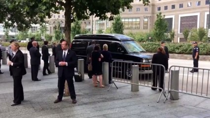 11 Septembre : Hillary Clinton tombe dans les pommes à New York