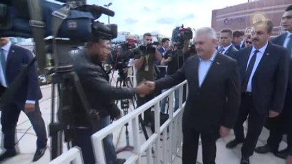 Başbakan Yıldırım, Bayram Namazının Ardından Gazetecilerle Bayramlaştı